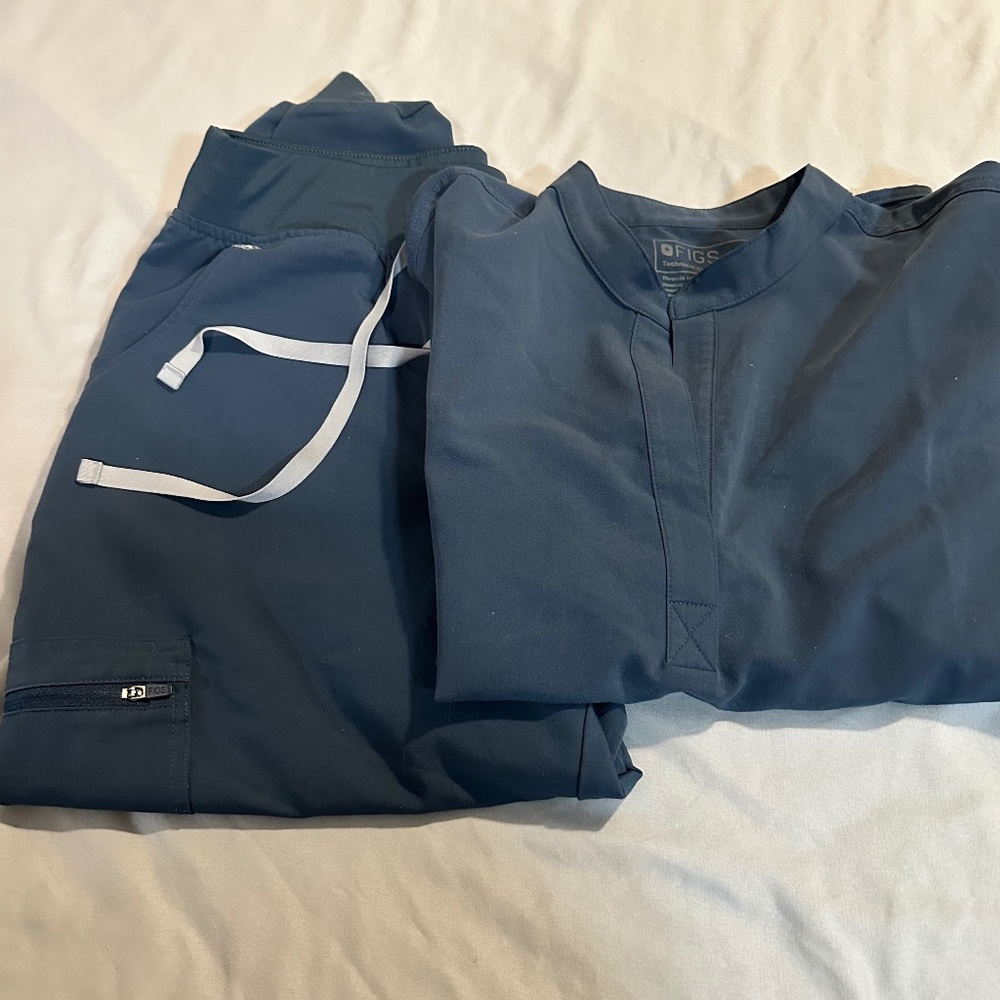 Dark Harbor Rafeala top PO 3019  & Zamora jogger (HW) PO 3023